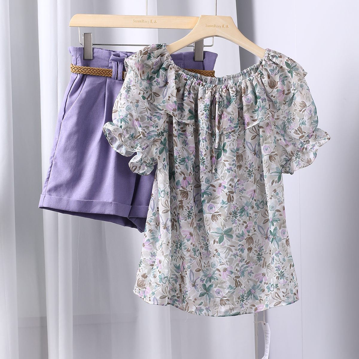 时尚法式一字肩百搭荷叶领碎花小衫+腰带棉麻短裤时尚两件套女