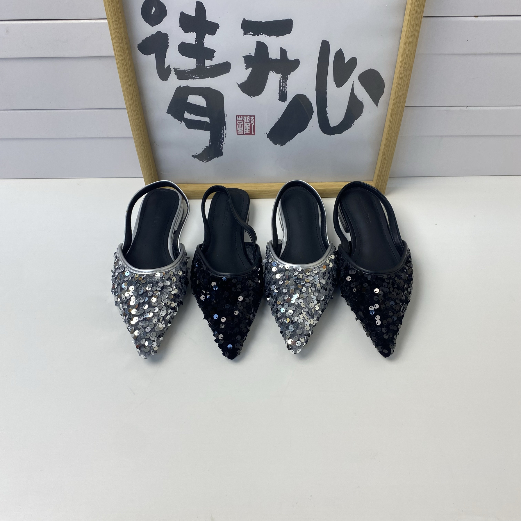 2025夏新款仙女风亮片尖头半拖凉鞋女外穿时尚细跟包头中跟女单鞋