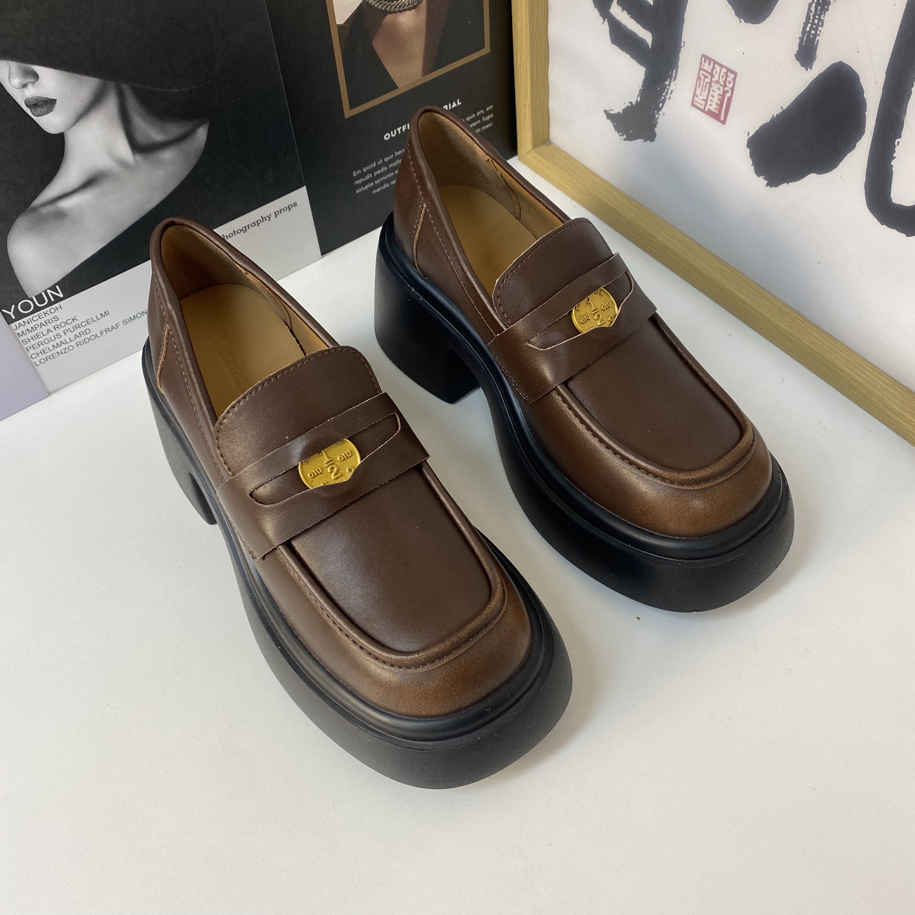 34码新款春秋棕色高跟小皮鞋女jk鞋子厚底粗跟中跟一脚蹬乐福鞋