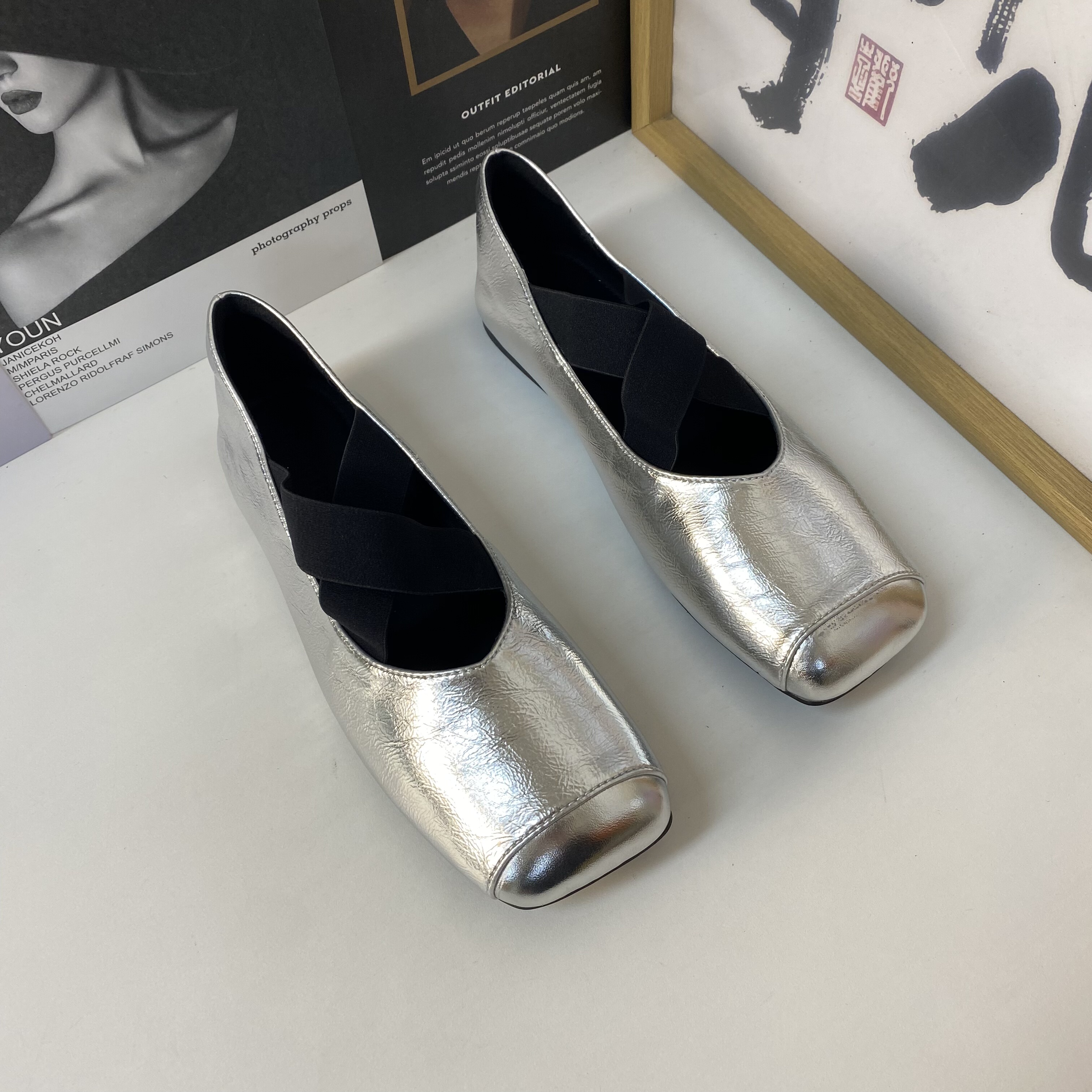 2025春季方头浅口软底单鞋女法式平底休闲百搭银色芭蕾舞鞋子配裙