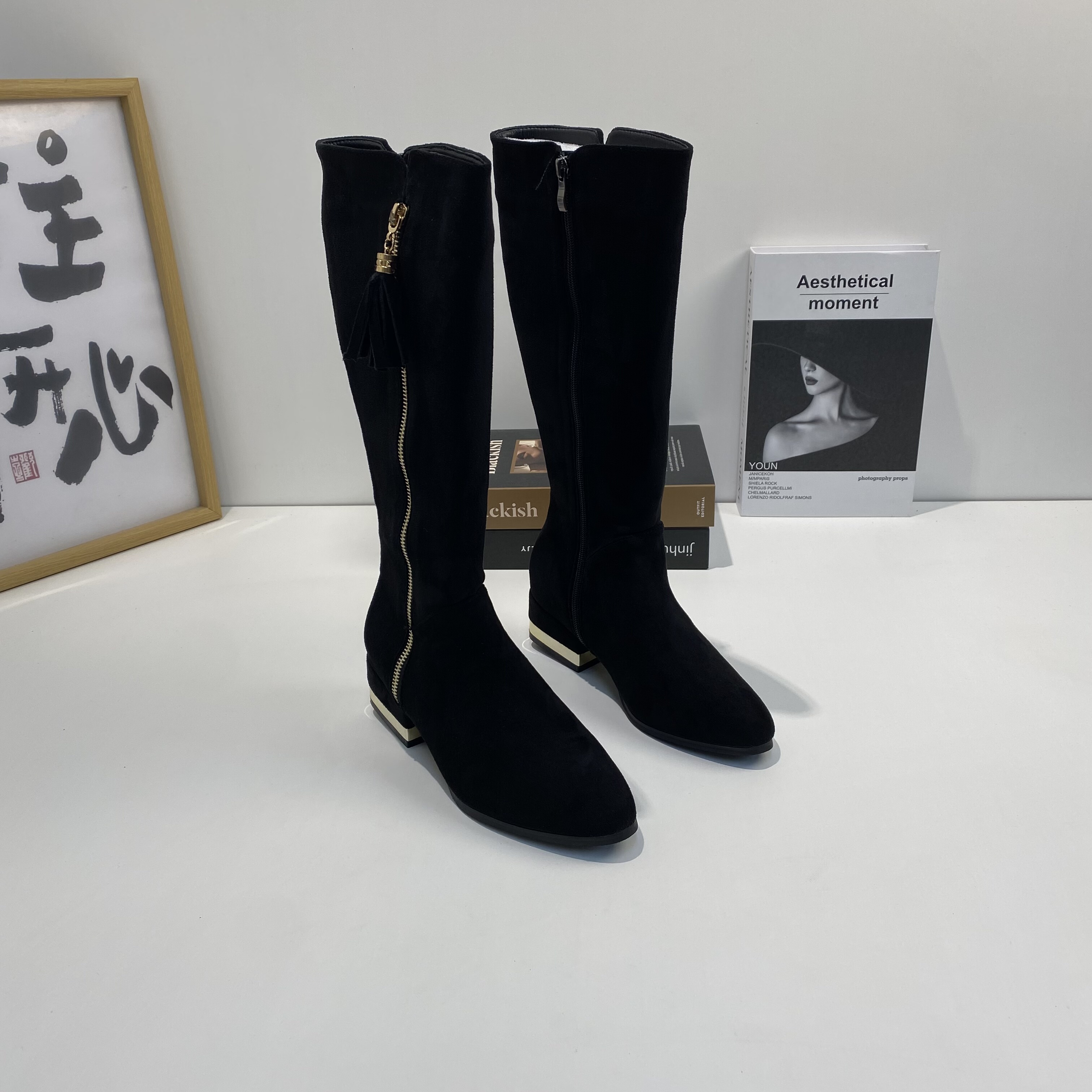 绒面靴子女粗跟长筒靴2025秋冬新款尖头不过膝长靴女加绒中跟女靴