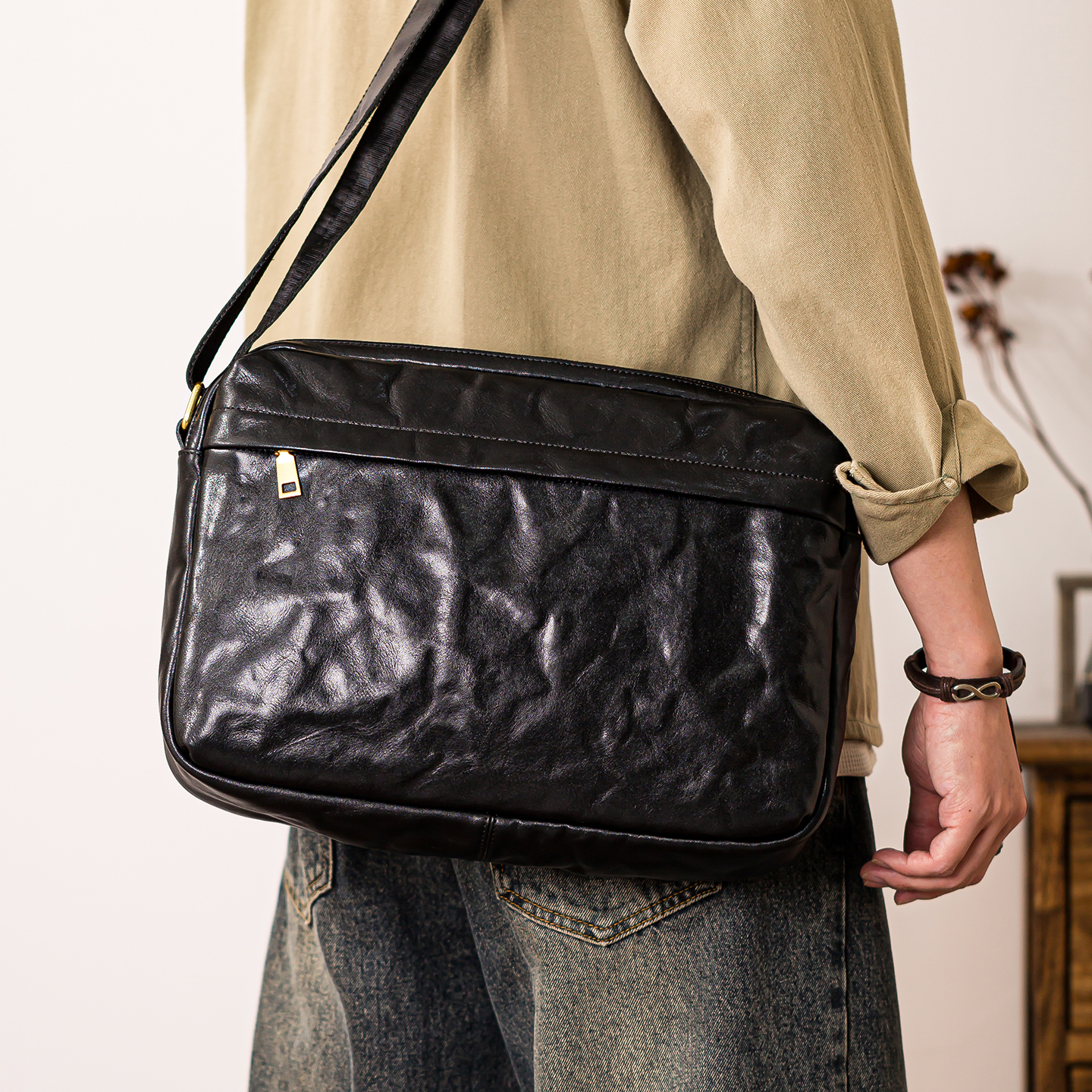 后步真皮通勤男包简约单肩斜挎包