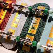 正品 翻team手指滑板专业枫木10.5金箔系列儿童黑科技创意玩具礼物