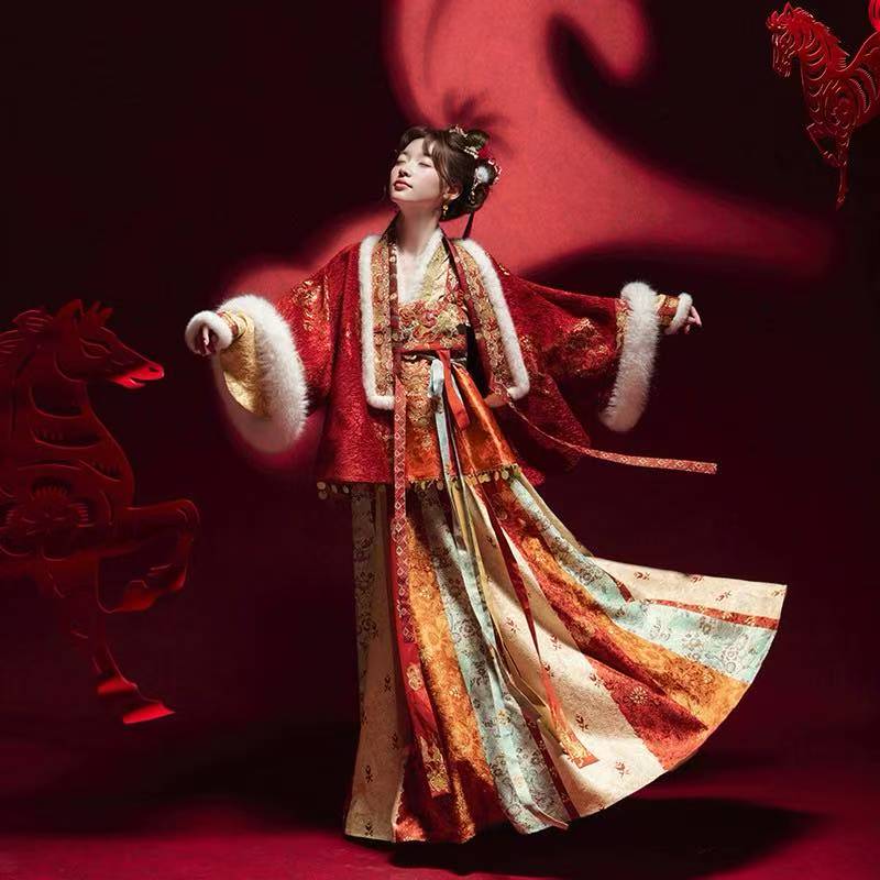 十三余小豆蔻儿[金马阳焰]马年拜年服吊带裙套装过年改良汉服冬季