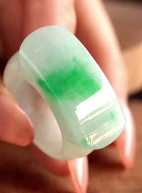 石之富缅甸天然翡翠A货冰种飘绿翡翠马鞍形扳指19.03克