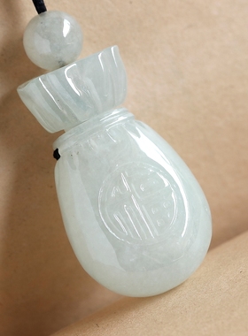 石之富缅甸天然翡翠A货精美浅绿冰种吊坠钱袋20.89克