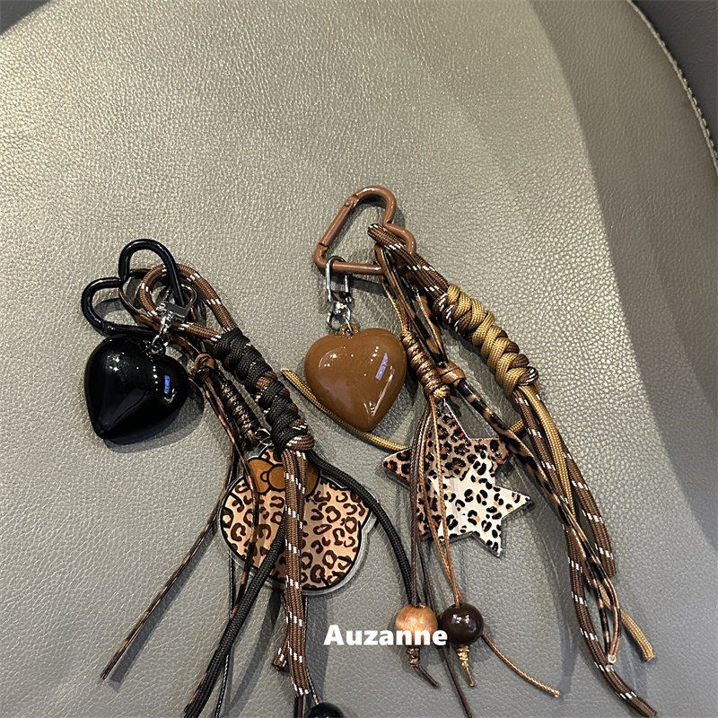 小众棕色爱心包包挂链适用于车钥匙挂坠airpods耳机壳挂饰品