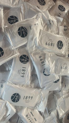 热卖款！ 原单1899枕头不塌陷学生枕头枕芯护颈椎助睡眠酒店家用