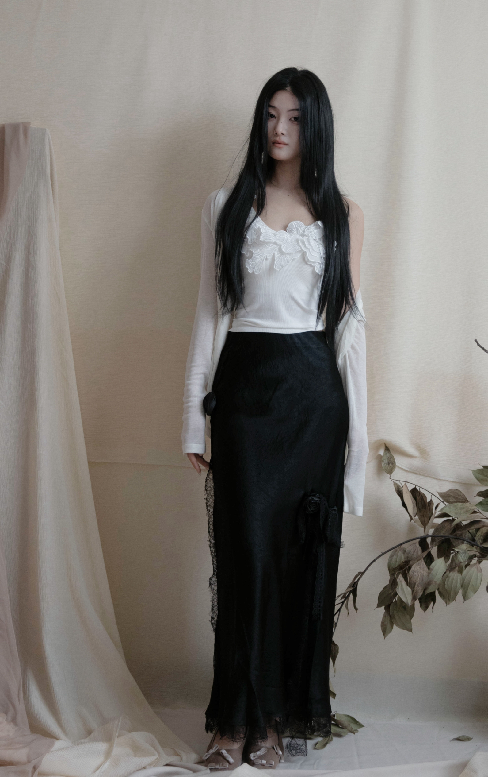 仙子狗尾巴花原创法式优雅玫瑰蕾丝拼接醋酸裙吊带上衣空调衫