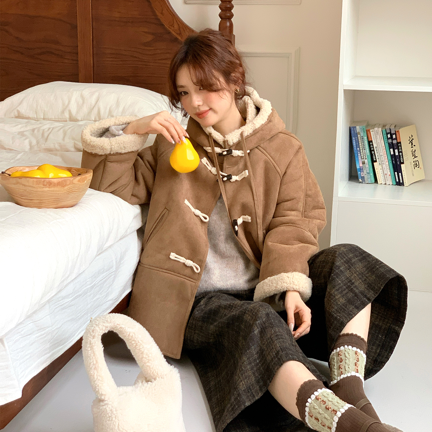 CRISP日系穿搭牛角扣连帽麂皮绒外套女加厚仿羊羔毛2025冬季新款