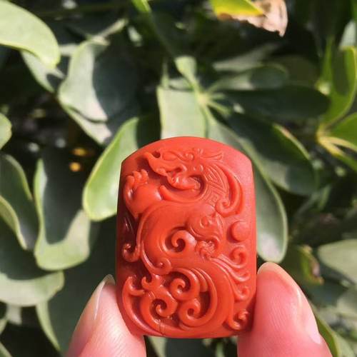 天然南红玉龙纹牌子雕刻男士吊坠