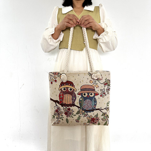 新款云南民族风包轻奢百搭单肩背包刺绣帆布挎包金丝绣花手提包中