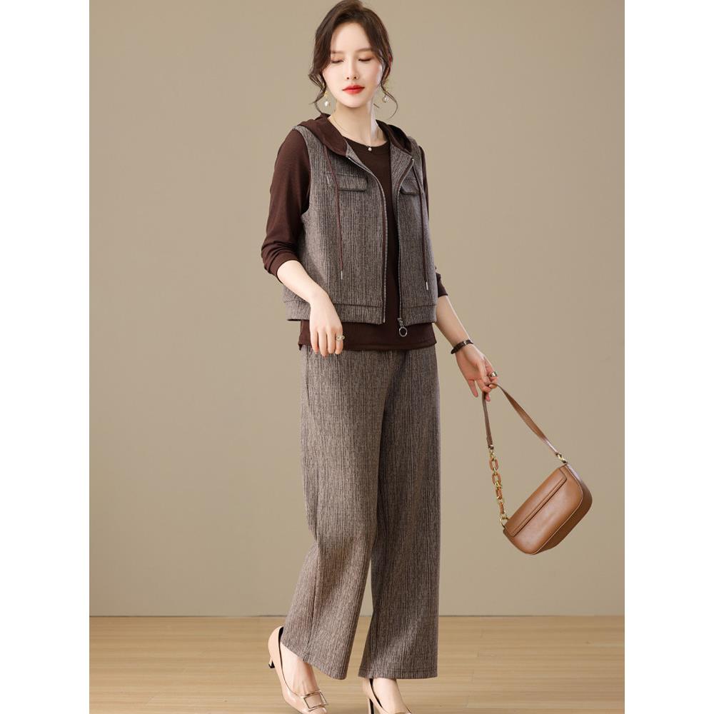 潮牌中年时尚运动套装女2025年春秋季新款中老年休闲运动服三件套