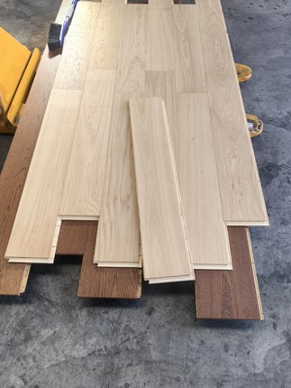 橡木纯三层锁扣地板AB级860x150x15/3mm 原木色环保等级enf