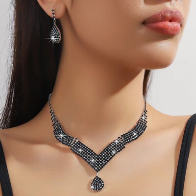 3pcs fashionable rhinestones, water droplets, necklaces, ea