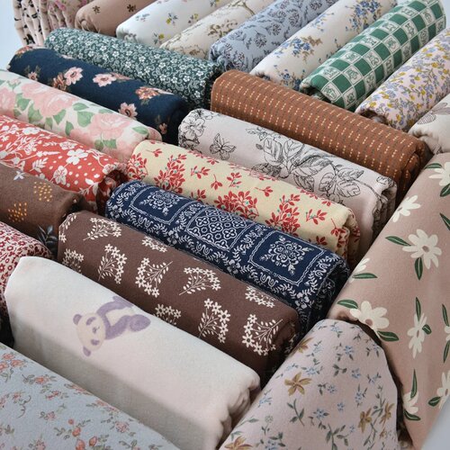 Vintage-style Floral Fabric for Handmade Cotton Clothing an