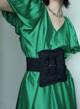 官方授权LOOSINGWHITE夏真丝缎面光泽连衣裙长裙女裙特价5折现货