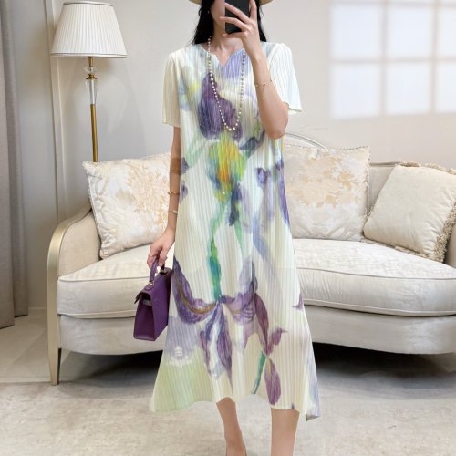 2026春季中年妈妈大码褶皱连衣裙