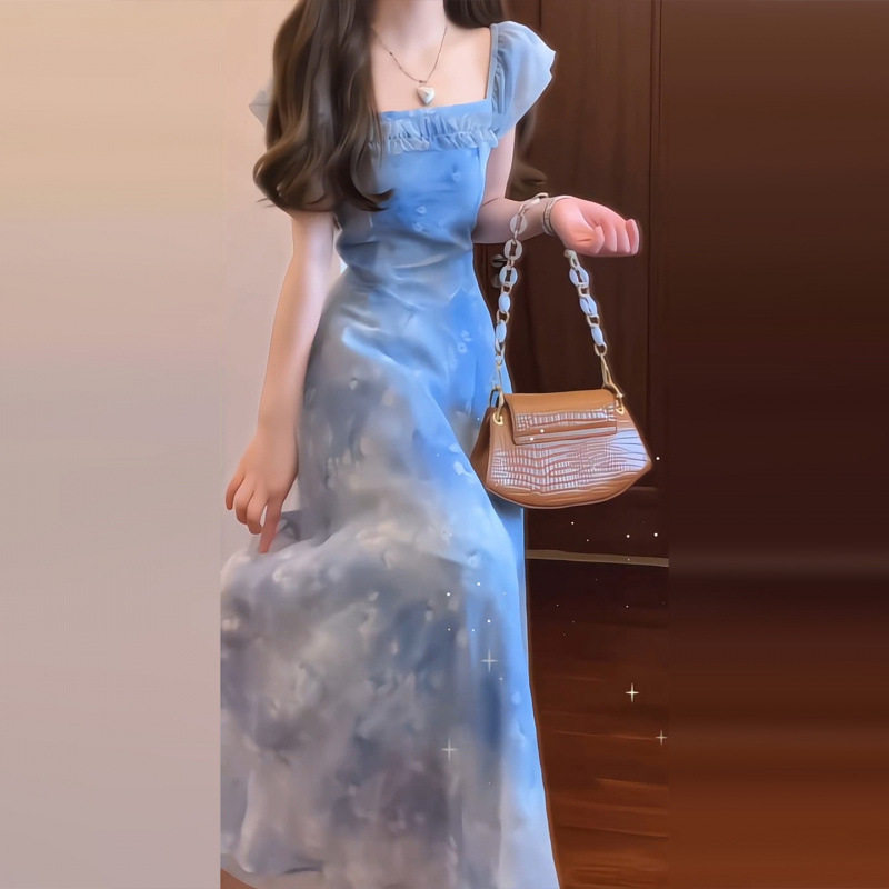 法式蓝色碎花小飞袖连衣裙子女夏季2025新款海边度假漂亮掐腰长裙