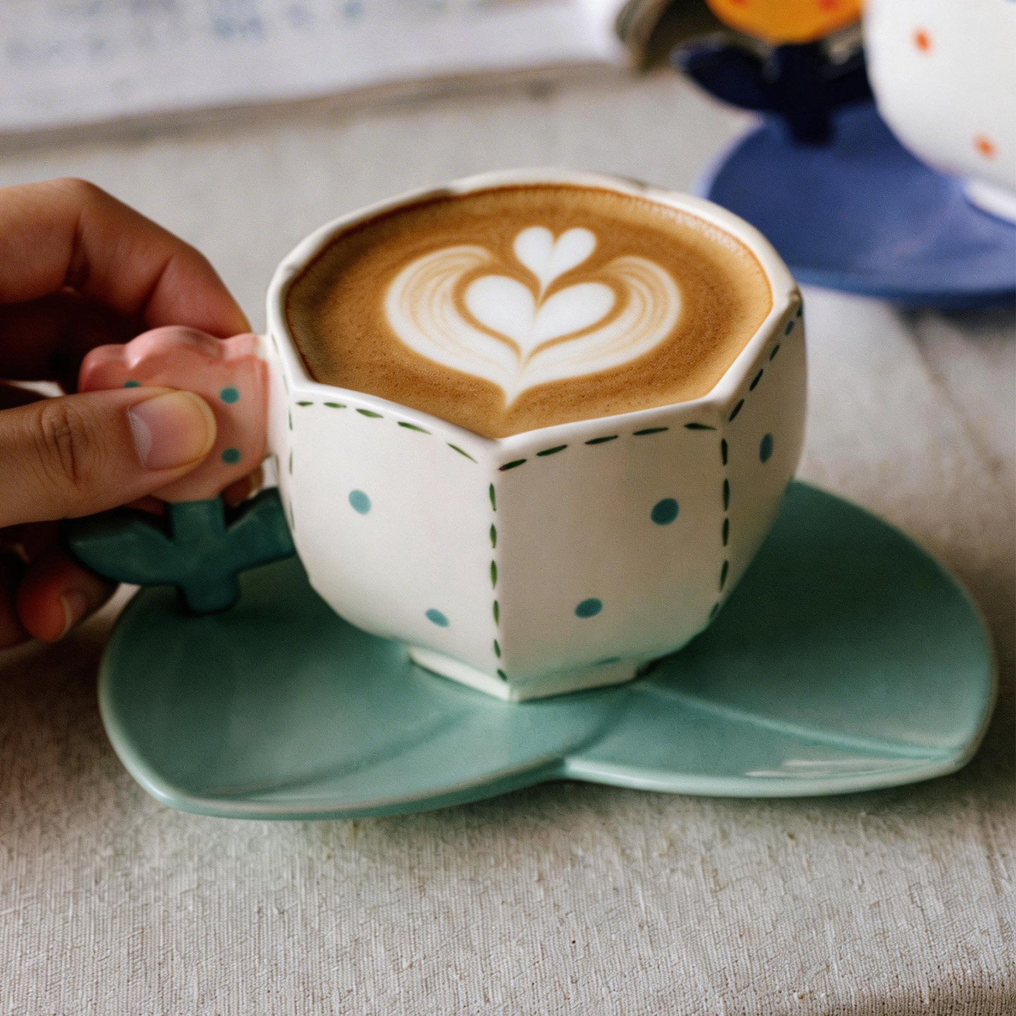 特别漂亮的陶瓷咖啡杯碟套装好看有趣送闺蜜女友实用礼物拿铁拉花