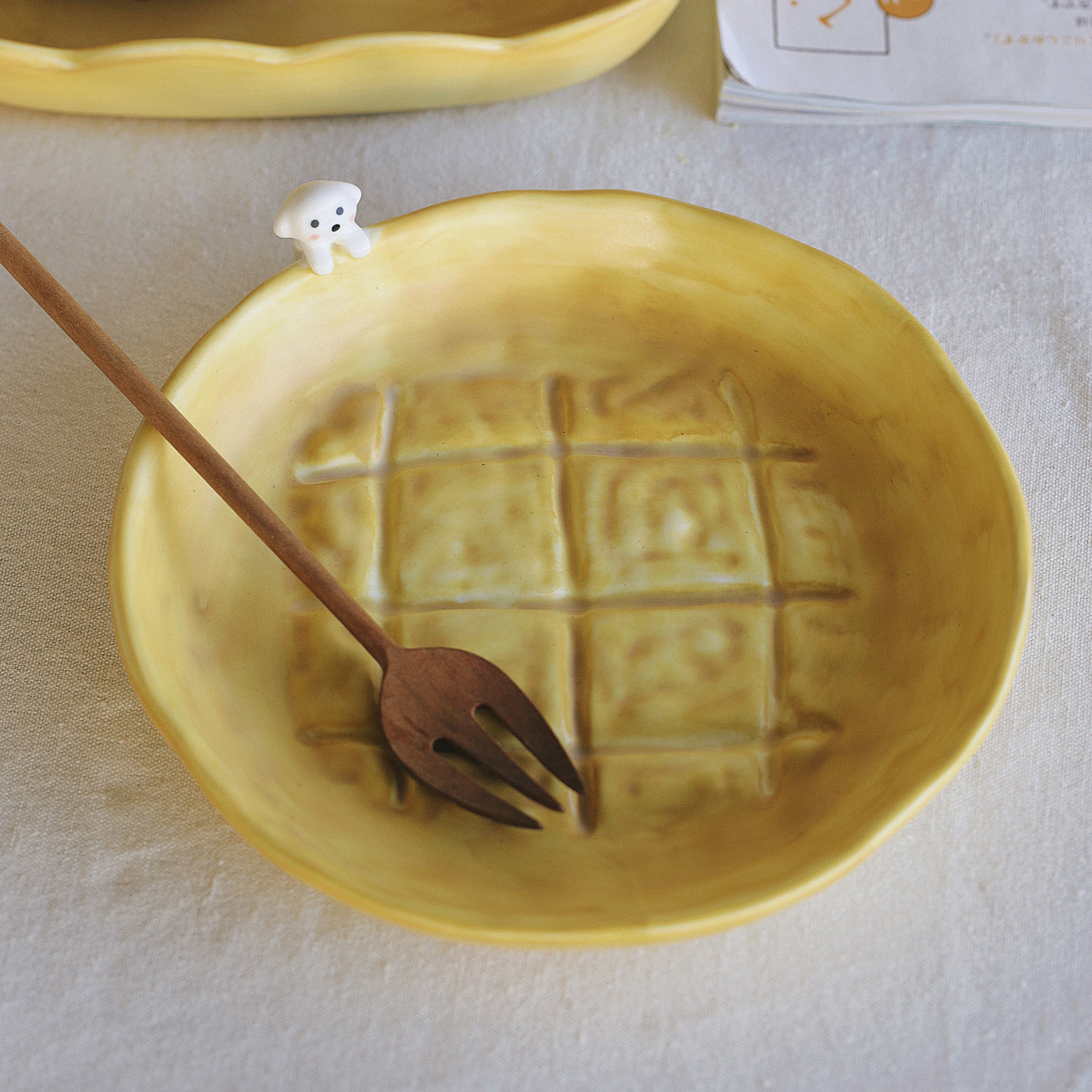 奶油黄陶瓷盘子可爱女生专用早餐