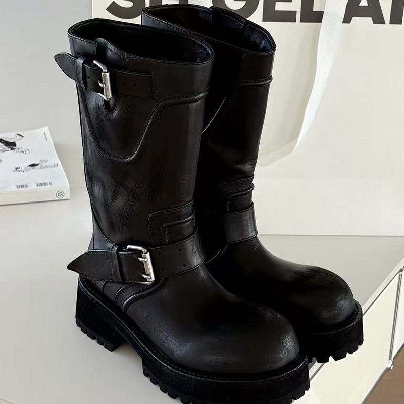 诗歌兰英伦风厚底增高马丁靴