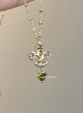秋十一Acc 鸢尾花~小众设计绿色小爱心钻钻吊坠鸢尾花咖金色项链