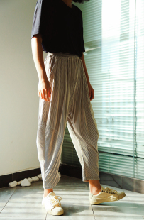 抱歉!三宅老人家你让一让!我们的主角要登场!舒服拉风褶皱裤子