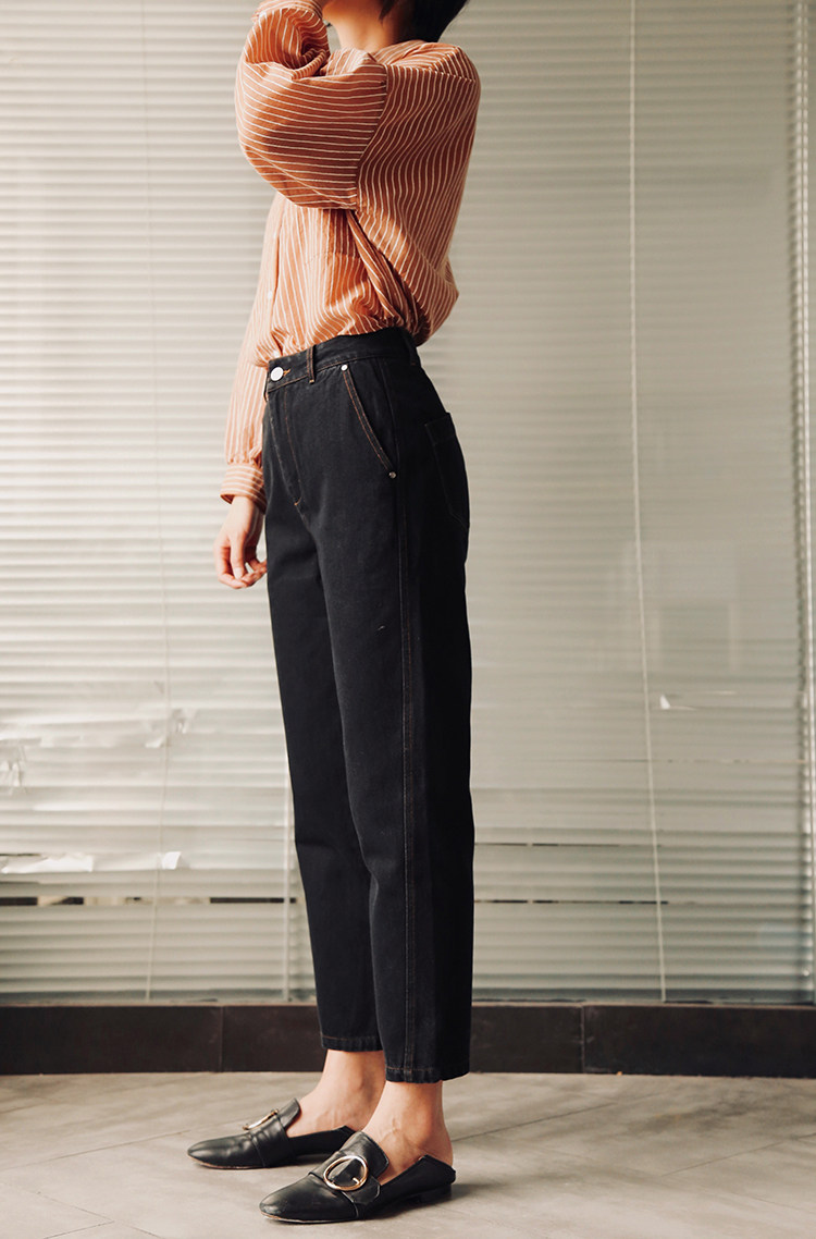 西装裤的百搭和牛仔裤的帅气兼备 鬼斧神工版型高腰收脚牛仔裤