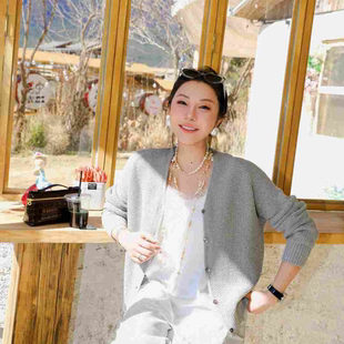 精选棉麻混纺舒适亲肤清爽透气时髦V领亮片开衫 PENNYPENG 银河系