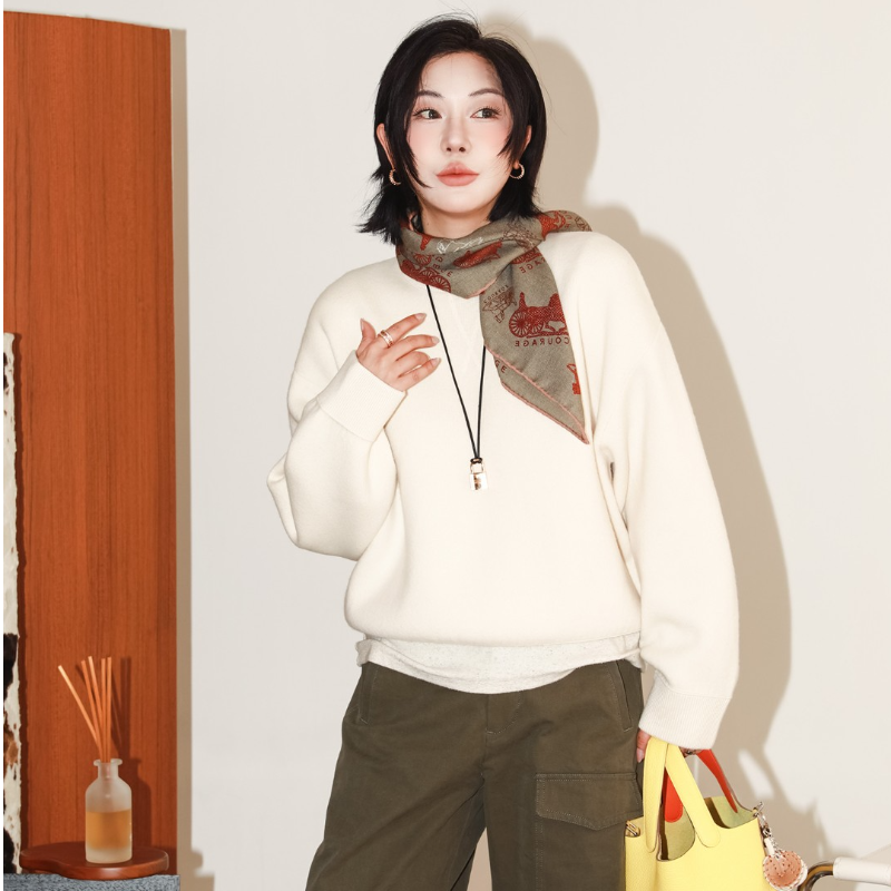 软糯时尚百搭圆领羊毛套头衫