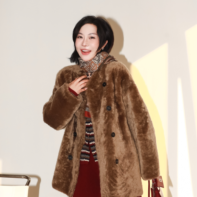 轻奢羊毛皮革皮毛一体外套