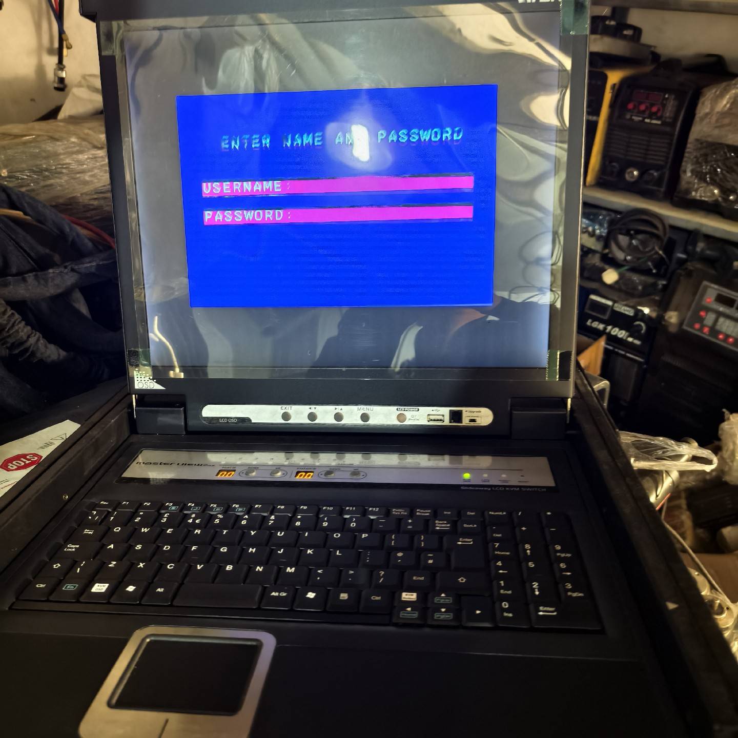 请询价-aten宏正切换机CL5708M一台图为实物拍摄