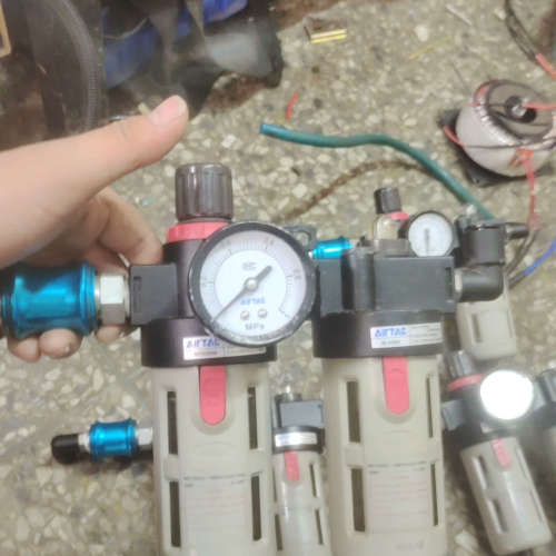 请询价；正品亚德客BL3000油水分离器  原装拆机 成色充新，4个