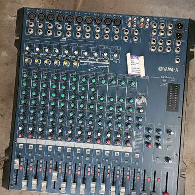 请询价；闲置雅马哈MG166CX调音台一个，成色很好，实物拍摄需要