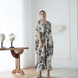 极简风慵懒气质文艺复古印花立体剪裁袍子宽松超长大码 度假连衣裙