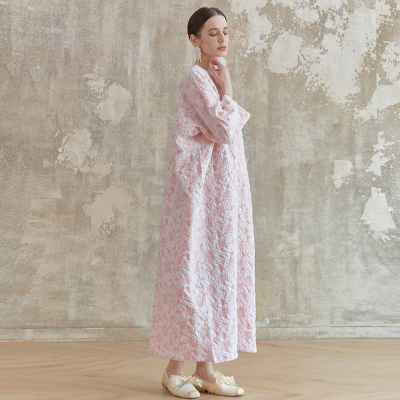 小众极简风Q307立体浮雕春秋季大袍子宽松显瘦气质超长复古连衣裙