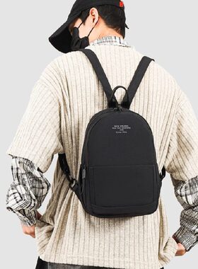 2026外出防泼水小巧多用男女斜挎胸包9.7寸IPAD伞双肩包水杯位潮