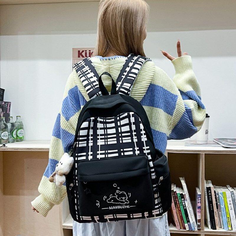 2026格子拼接撞色小熊英文图案清新少女双肩背初中小学大学生书包
