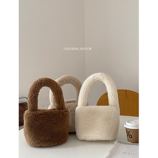 女小众可爱毛绒手拎包手提水桶包 新款 cosyzing 羊羔毛毛包包冬季