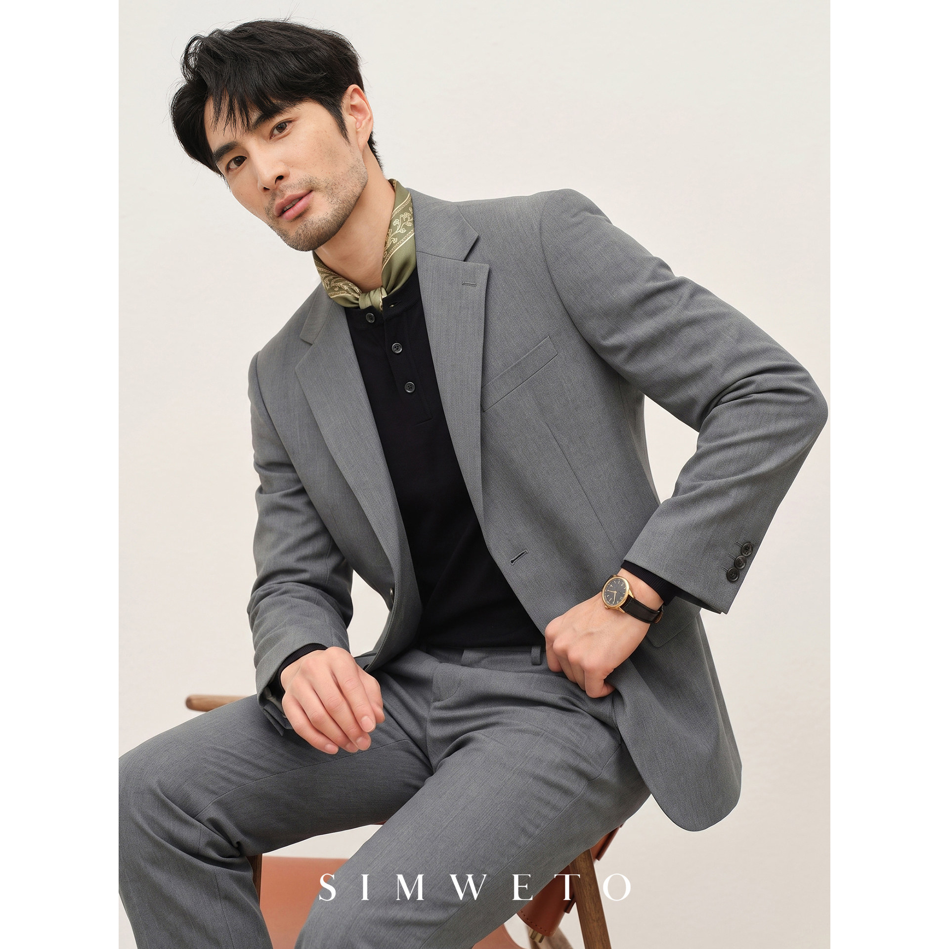 意式高级感西服套装男图片