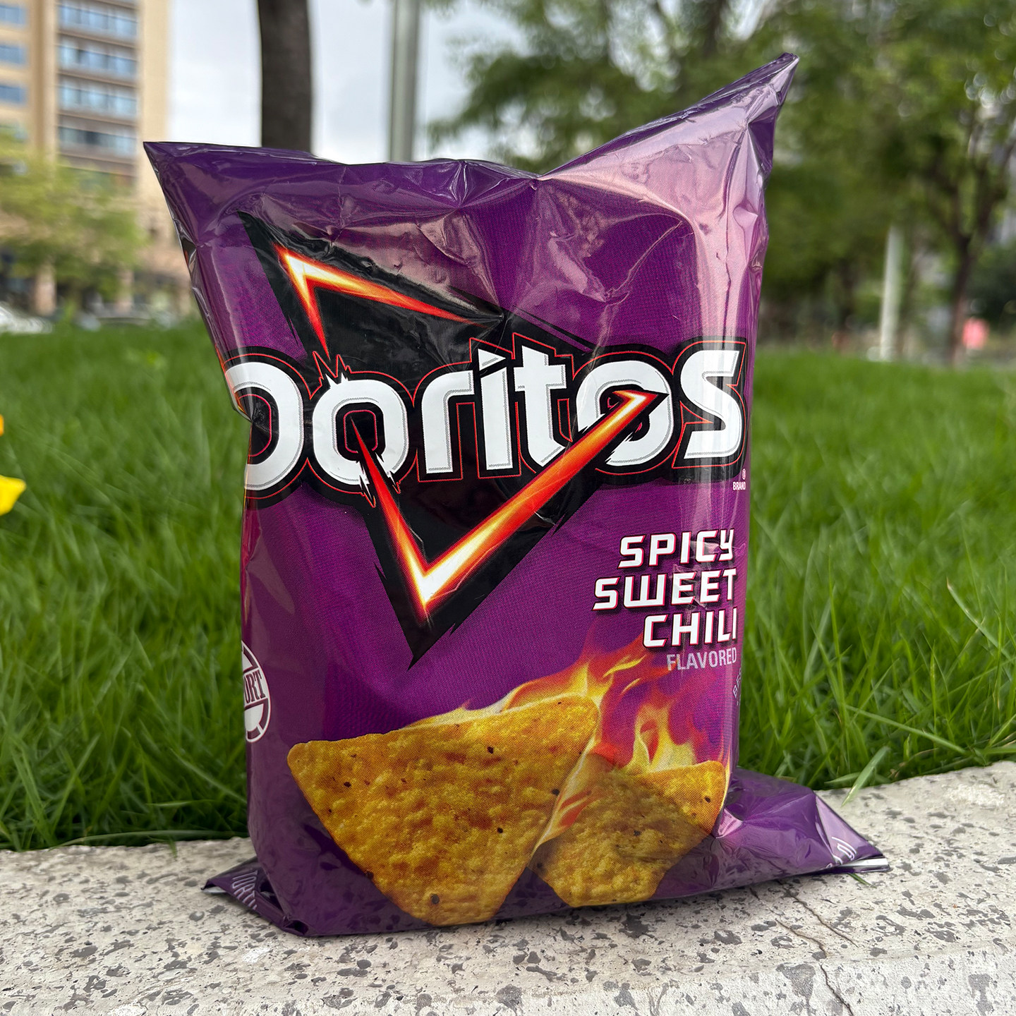 Doritos多力多滋辣味玉米片美国进口膨化食品袋装休闲零食92.1g