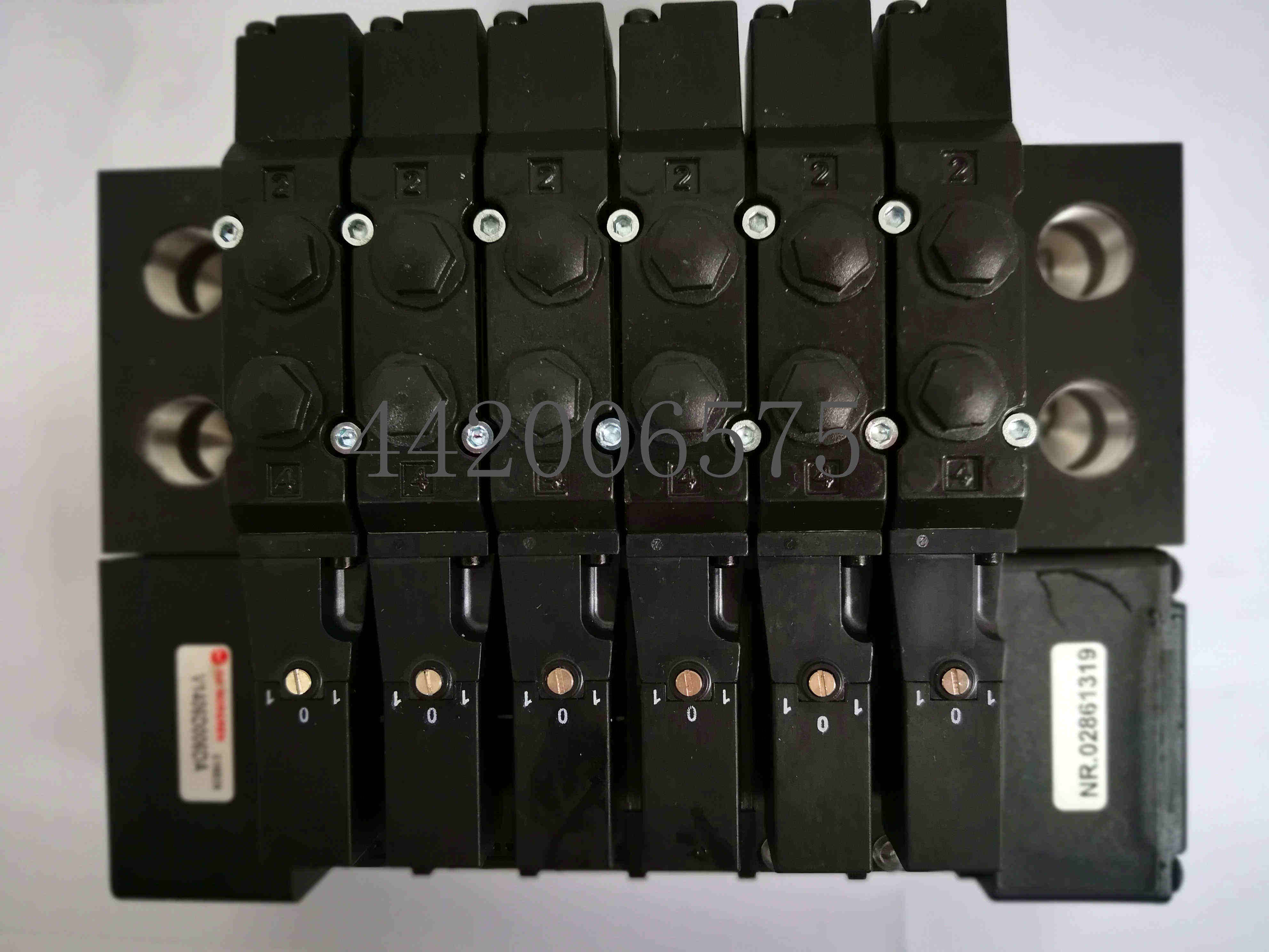 产品均为诺冠亚太中心直接提供，为正规渠道原装全新产品，公司有大量现货库存，交货期短，同时可免费提供相关的技术支持。 联系信息：吴工  135855596445