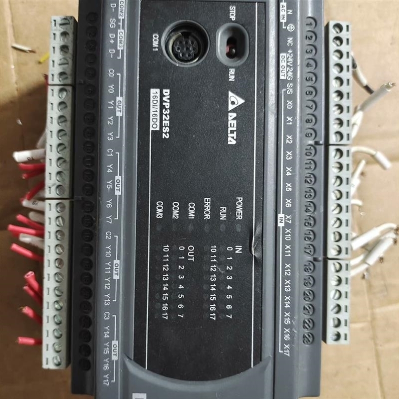 议价台达DVP32ES200R 一个外壳一点破损看图三