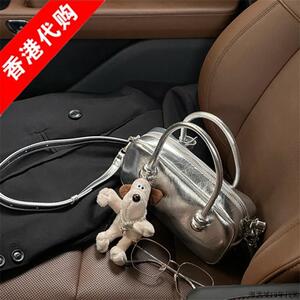 香港新款波斯顿单肩斜挎包小众设计亮面银色手提贝壳包百搭潮