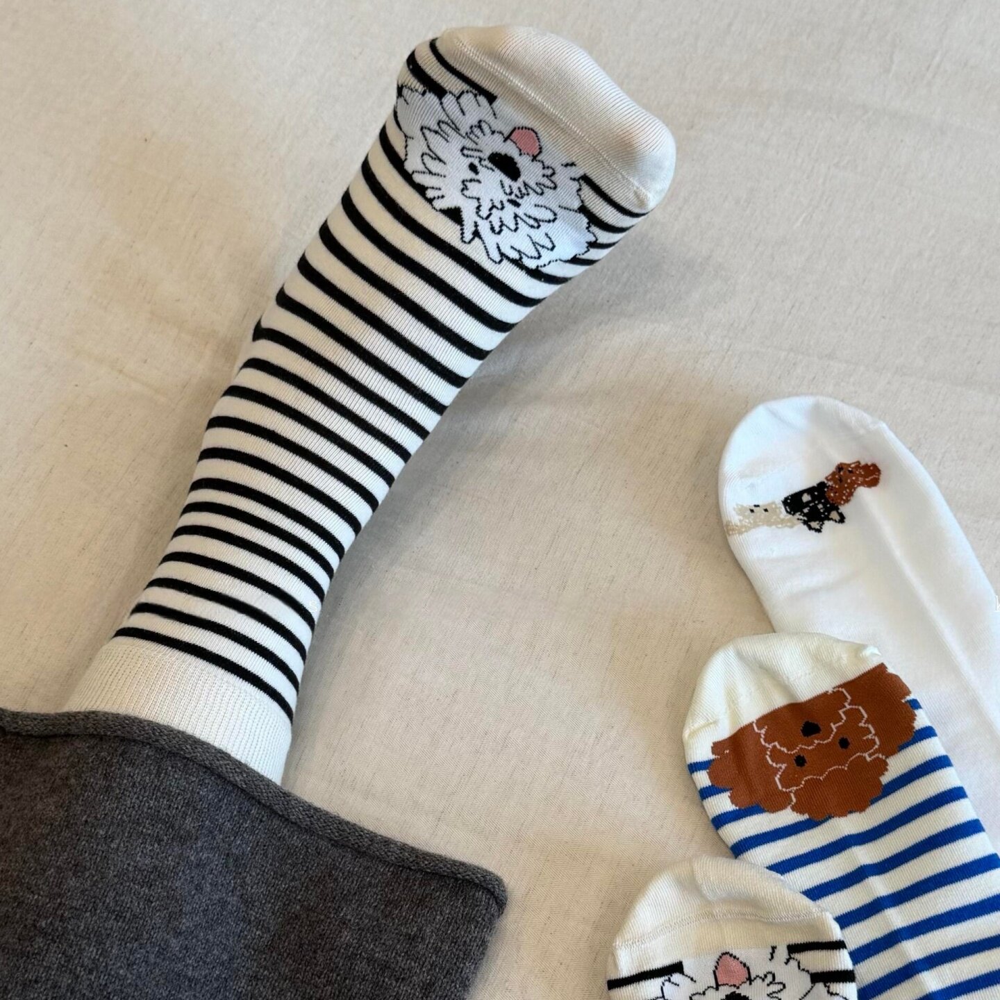早秋学院风女中筒海军蓝条纹棉袜