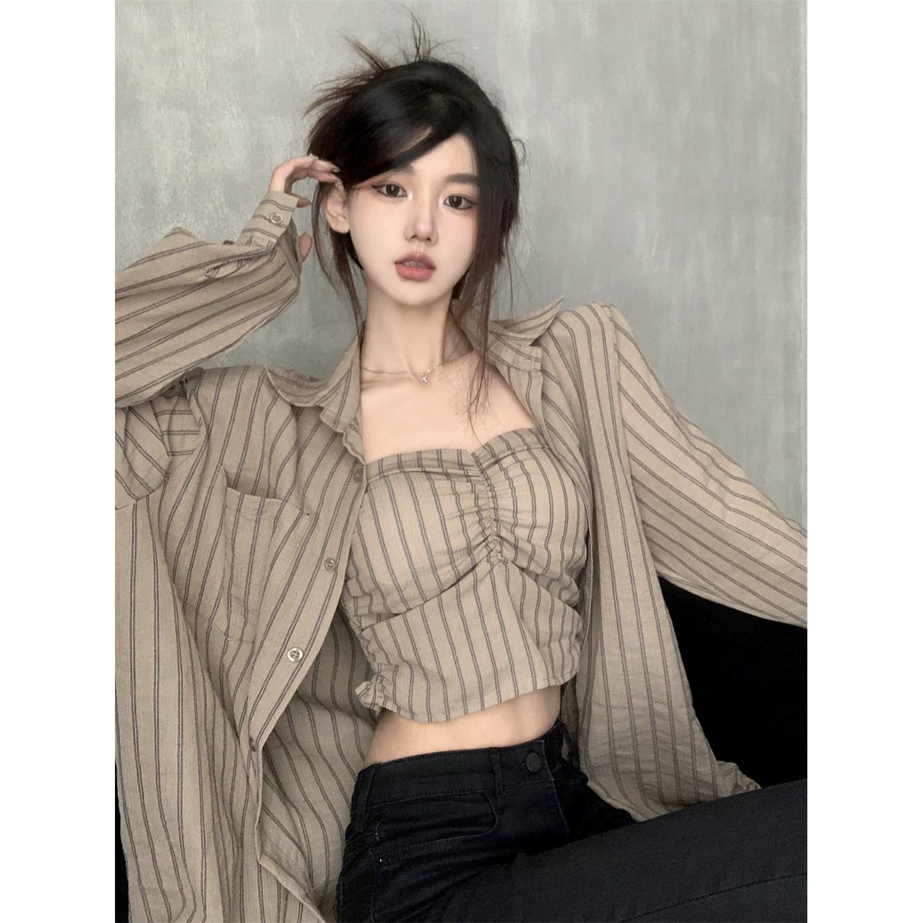 韩版褶皱短款时尚套装女春