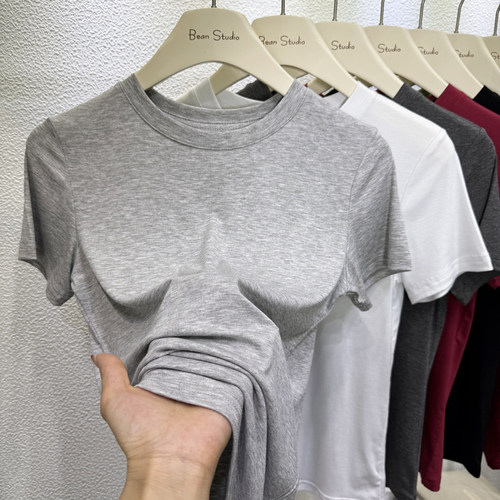 连锁店品质超弹薄款纯色百搭上衣