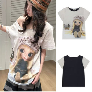 韩国Coyseio联名款娃娃印花斜肩宽松短袖 T恤女26早春新款上衣