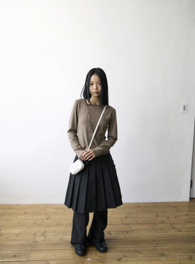 25秋 THE COLDEST MOMENT 不对称斜襟纽扣拼色修身短上衣长袖T恤